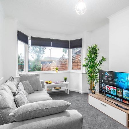 4 Bedroom House - Accommodates 7 - Garden - Parking - Netflix - Wifi - 559T Бірмінгем Екстер'єр фото