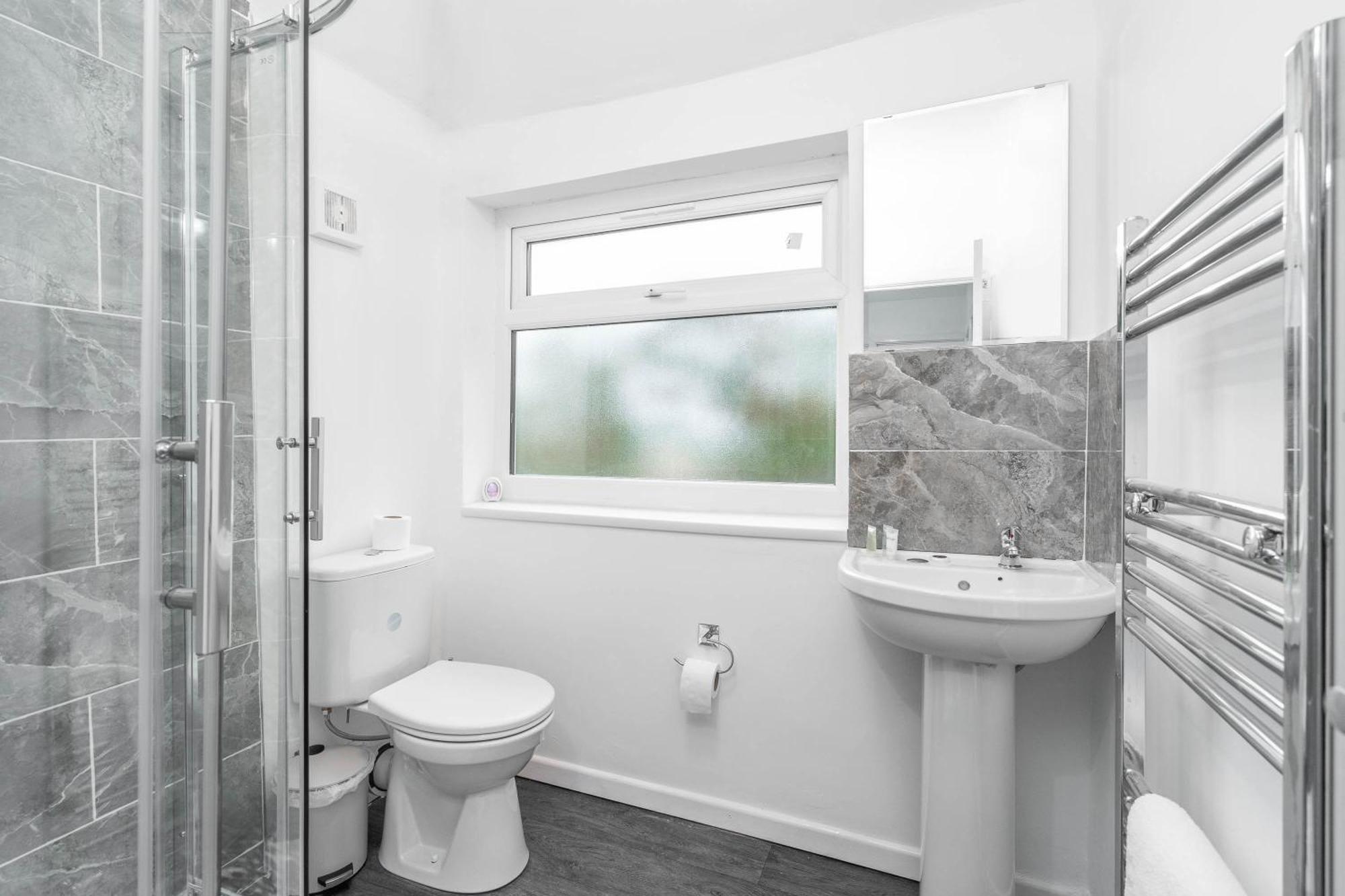 4 Bedroom House - Accommodates 7 - Garden - Parking - Netflix - Wifi - 559T Бірмінгем Екстер'єр фото