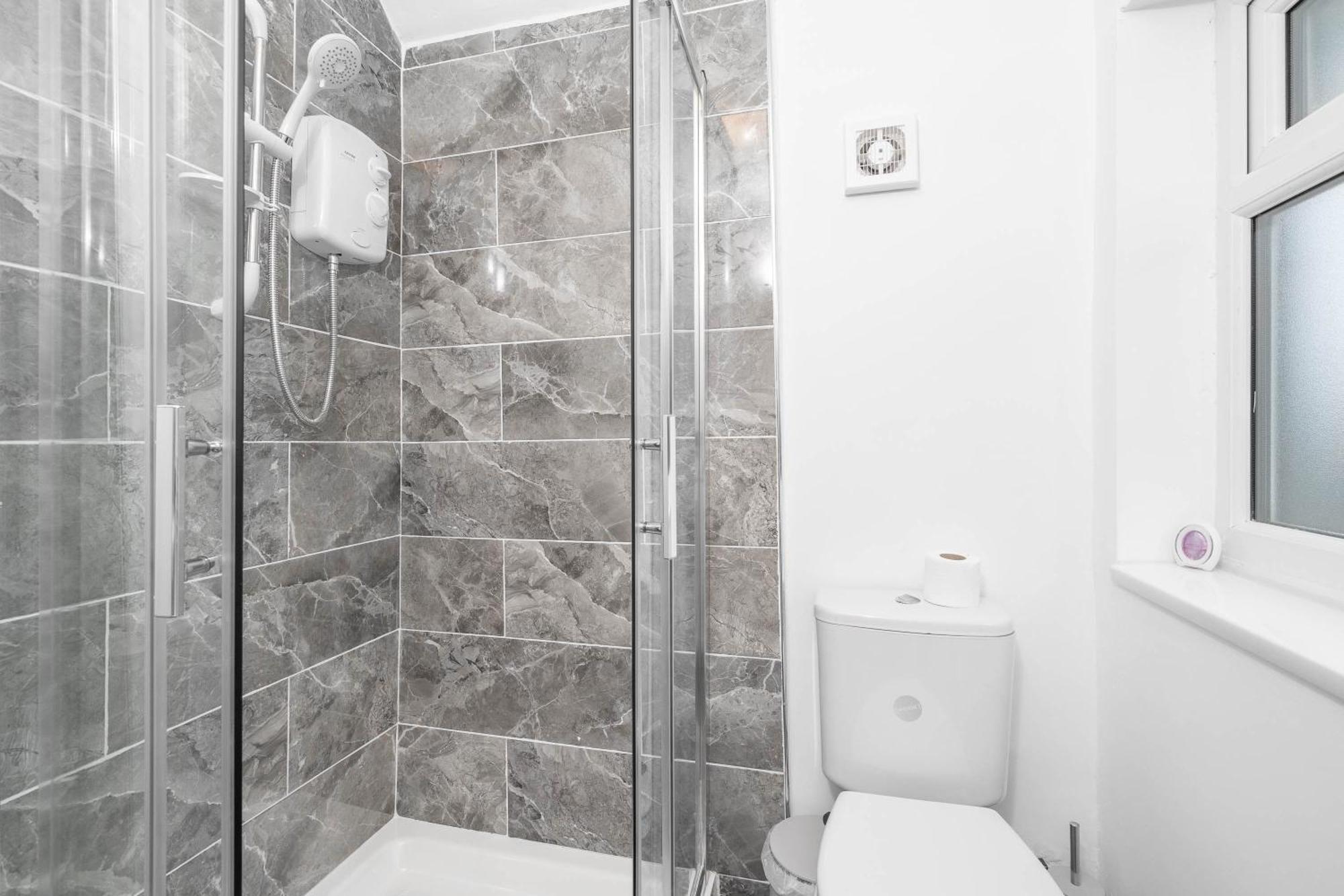 4 Bedroom House - Accommodates 7 - Garden - Parking - Netflix - Wifi - 559T Бірмінгем Екстер'єр фото